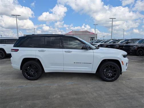 2025 Jeep Grand Cherokee Summit
