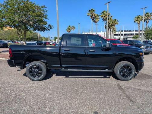 Diamond Black 2026 RAM 2500 Black Express Crew Cab 4x4 6'4' Box