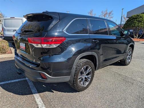 2018 Toyota Highlander LE
