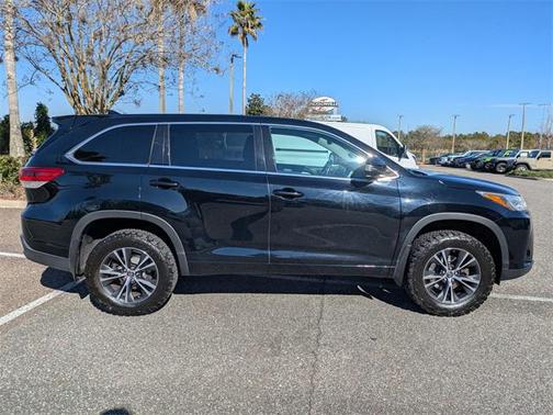 2018 Toyota Highlander LE