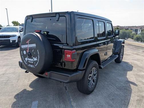 2025 Jeep Wrangler 4-Door Sahara 4x4