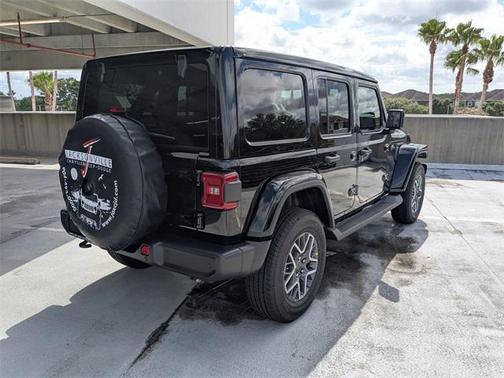 2025 Jeep Wrangler 4-Door Sahara 4x4
