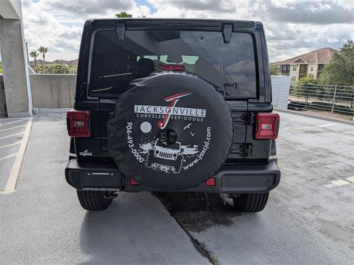 2025 Jeep Wrangler 4-Door Sahara 4x4