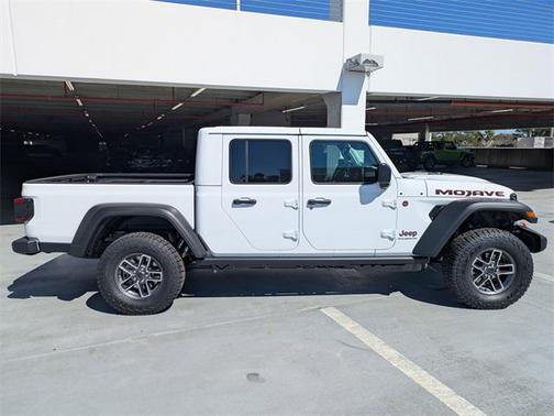 2026 Jeep Gladiator Mojave 4x4