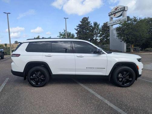 Bright White Clearcoat 2025 Jeep Grand Cherokee L Altitude