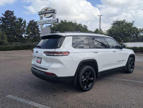 Bright White Clearcoat 2025 Jeep Grand Cherokee L Altitude