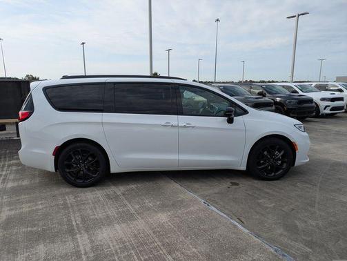 2026 Chrysler Pacifica Limited