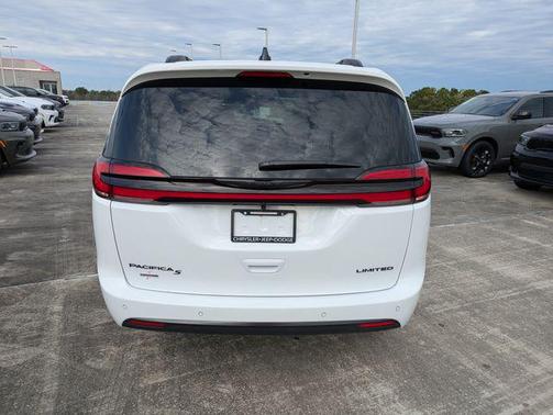 2026 Chrysler Pacifica Limited