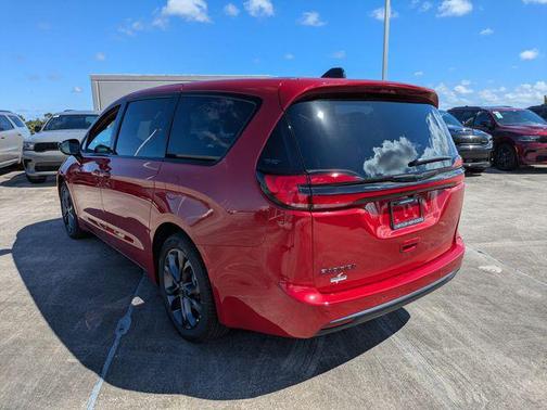 2026 Chrysler Pacifica L