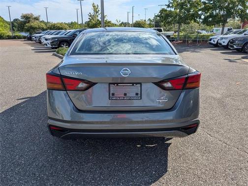 2022 Nissan Altima S FWD
