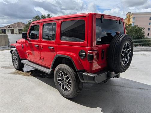2025 Jeep Wrangler 4-Door Sahara 4x4