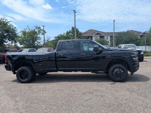 Diamond Black 2026 RAM 3500 Big Horn Crew Cab 4x4 8' Box