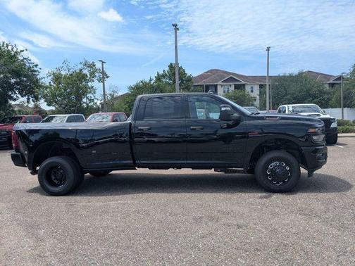 Diamond Black 2026 RAM 3500 Big Horn Crew Cab 4x4 8' Box