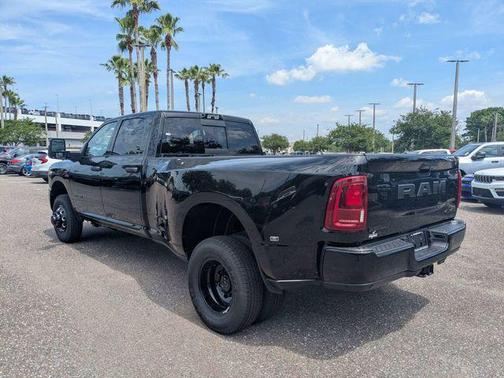 Diamond Black 2026 RAM 3500 Big Horn Crew Cab 4x4 8' Box