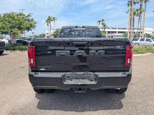 Diamond Black 2026 RAM 3500 Big Horn Crew Cab 4x4 8' Box