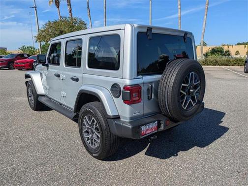 2024 Jeep Wrangler 4-Door Sahara 4x4