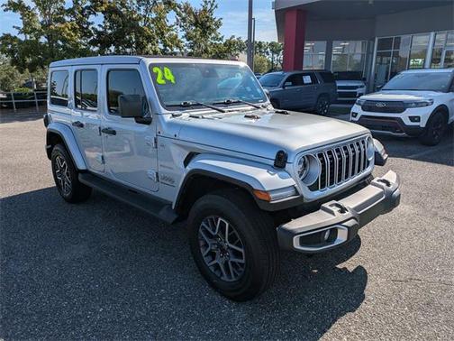 2024 Jeep Wrangler 4-Door Sahara 4x4