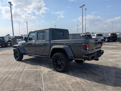 2025 Jeep Gladiator Nighthawk