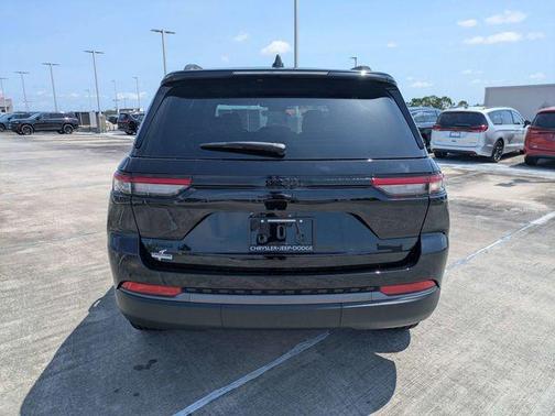Diamond Black 2026 Jeep Grand Cherokee Limited
