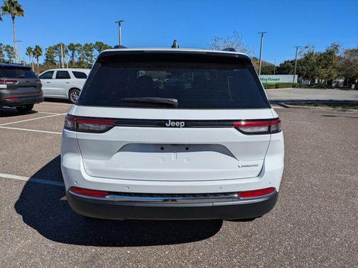 Bright White Clearcoat 2025 Jeep Grand Cherokee Laredo