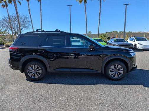 2023 Nissan Pathfinder SV 4WD