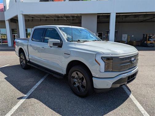 2023 Ford F-150 Lightning LARIAT