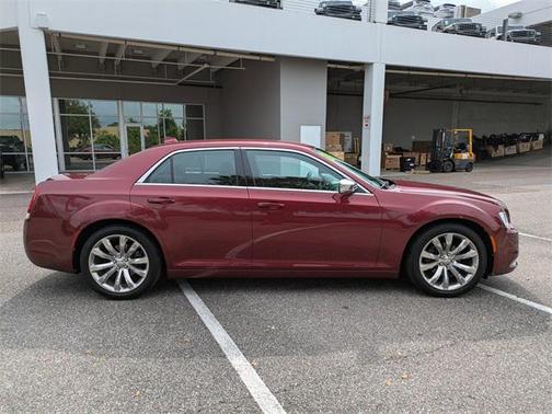 2018 Chrysler 300 Touring