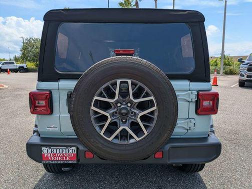 Earl Clearcoat 2024 Jeep Wrangler 4-Door Sahara 4x4