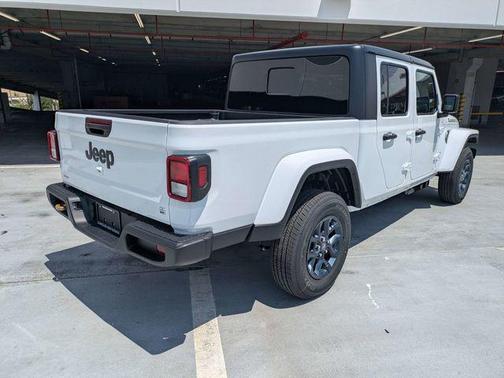 Bright White Clearcoat 2026 Jeep Gladiator 85th Anniversary Edition