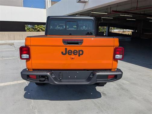 2025 Jeep Gladiator Sport