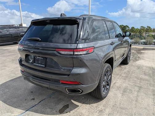 2025 Jeep Grand Cherokee Summit