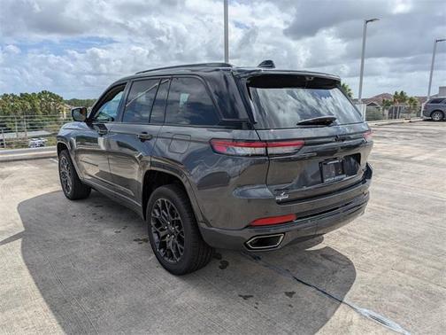 2025 Jeep Grand Cherokee Summit