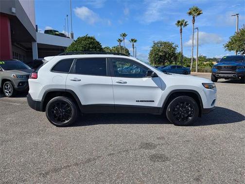2023 Jeep Cherokee Altitude