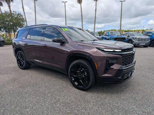 Stardust Metallic 2024 Chevrolet Traverse RS