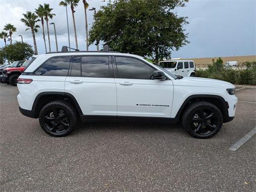 2024 Jeep Grand Cherokee Altitude