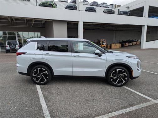 2024 Mitsubishi Outlander SE 2.5 2WD