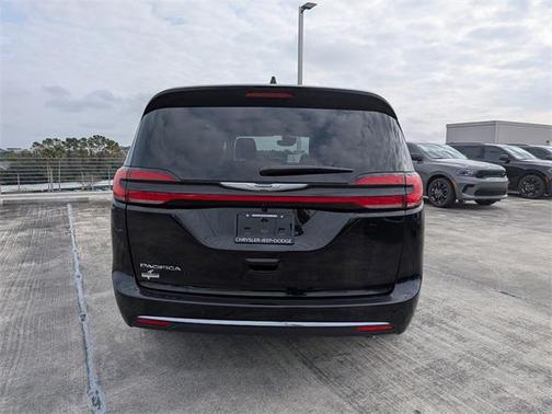 2026 Chrysler Pacifica L