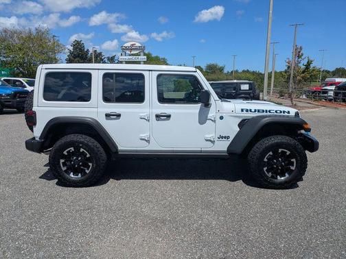 Bright White Clearcoat 2025 Jeep Wrangler 4xe Rubicon