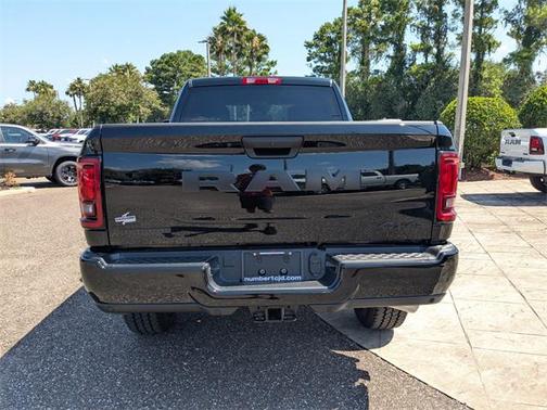 2025 RAM 2500 Big Horn Crew Cab 4x4 6'4' Box