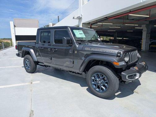 Granite Crystal Metallic Clearcoat 2026 Jeep Gladiator 85th Anniversary Edition