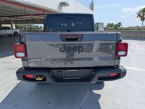 Granite Crystal Metallic Clearcoat 2026 Jeep Gladiator 85th Anniversary Edition