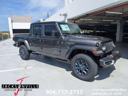 Granite Crystal Metallic Clearcoat 2026 Jeep Gladiator 85th Anniversary Edition