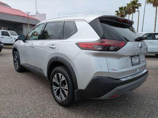 Brilliant Silver Metallic 2021 Nissan Rogue SV