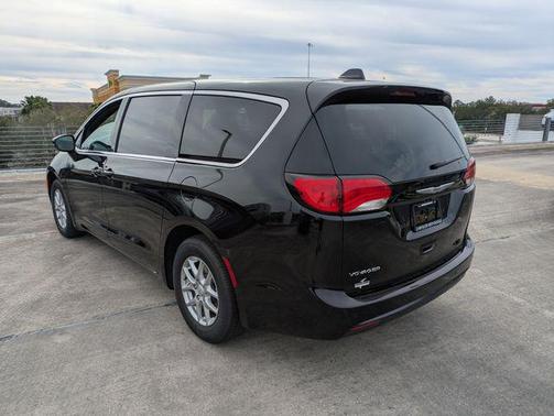 2026 Chrysler Voyager LX