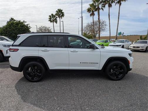 2023 Jeep Grand Cherokee Altitude