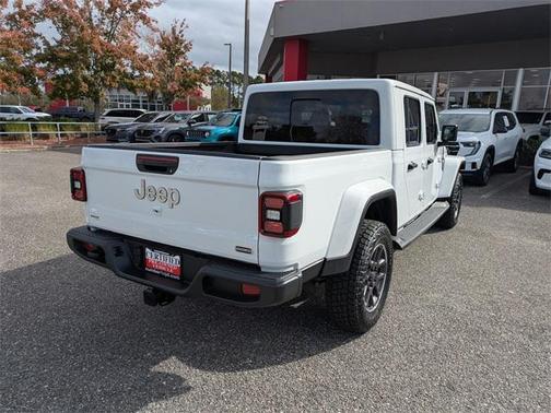 2022 Jeep Gladiator Overland