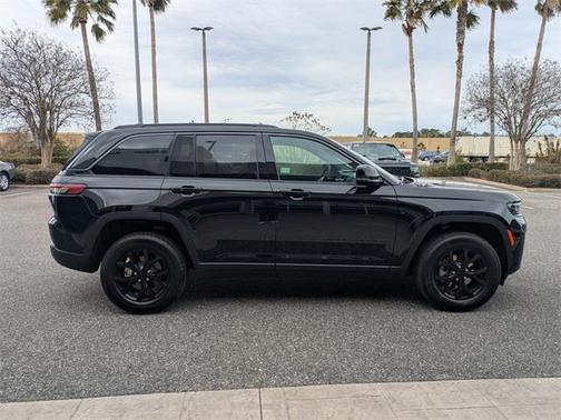 2026 Jeep Grand Cherokee Altitude