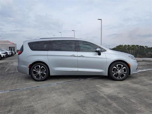 2026 Chrysler Pacifica L