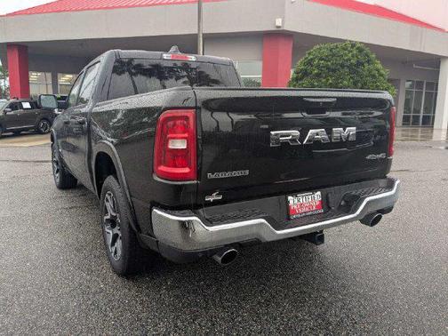 Diamond Black Crystal Pearlcoat 2026 RAM 1500 Laramie