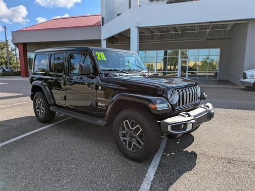 2024 Jeep Wrangler 4-Door Sahara 4x4